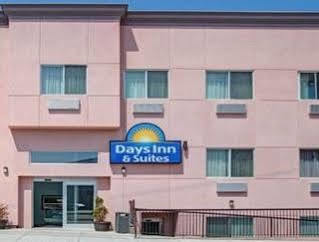 Days Inn & Suites By Wyndham Ozone Park/Jfk Airport New York Exterior foto